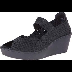 Steve Madden Black Brynn Wedge Sandals